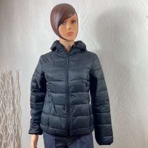 Manteau veste matelassé veste doudoune à capuche noire modèle Bybelena Jacket B.Young