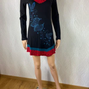 Robe en coton manches longues noir motifs rouge col V Aller Simplement