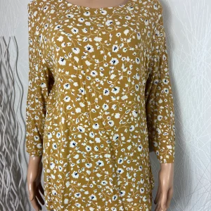 Blouse tissu crêpe orangé coupe classique droite motifs floraux Peppercorn