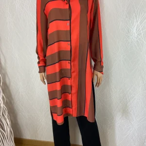 Blouse ample longue fendue orange Miss Miss