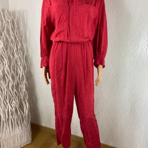Combinaison pantalon rouge modèle Jude Jane Wood