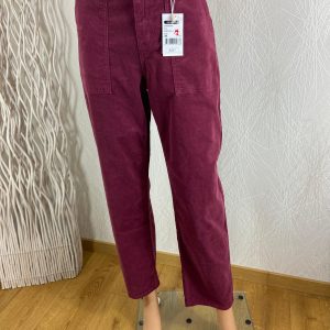 Pantalon violet en velours de coton côtelé modèle Constance C’est Beau La Vie