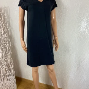 Robe noire courte coupe droite manches courtes tissu popeline CKS