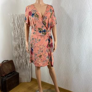 Robe courte style portefeuille motifs à fleurs manches courtes Frime