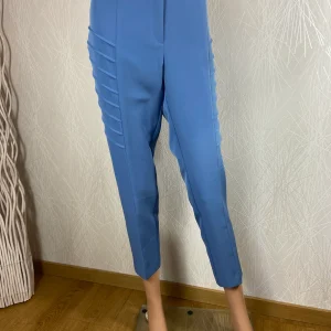 Pantalon de ville bleu ciel coupe fantaisie Christina Barros