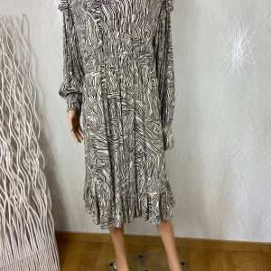 Robe midi col rond taille élastique Desires