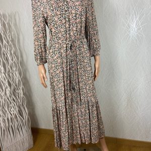 Robe longue rose beige manches 3/4 volants de Peppercorn