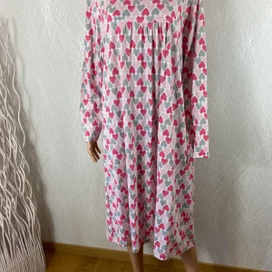 Nuisette en coton manches longues fermeture dos motif coeur Peignora