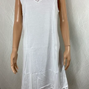 Nuisette longue coton blanc dentelle sans manches Tricotage Toulousain