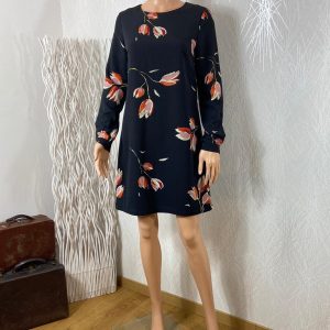 Robe noire doublée à motifs de fleurs coupe droite Anonyme