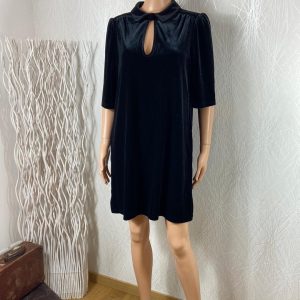 Robe noire courte ample tissu velours lisse goutte d'eau Traffic People