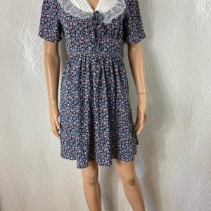 Robe multicolore fleurie avec col en dentelle blanche Vintage Dressing