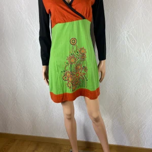 Robe style cache coeur en coton manches longue col V