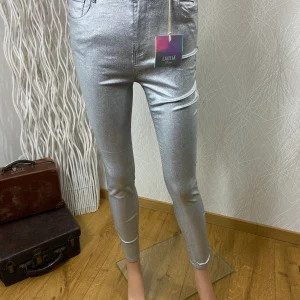 Pantalon coupe slim stretch couleur argenté Laulia denim