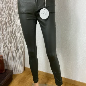 Pantalon coton enduit stretch kaki skinny push up Cindy H
