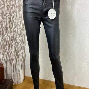 Pantalon coton enduit noir pailletté skinny push up Cindy H