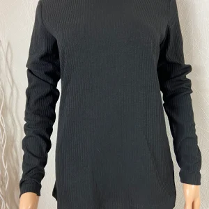 Pul fin noir ras du cou Kaffe