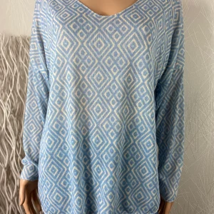 T-shirt bleu manches longues coupe droite et tissu jersey New Collection