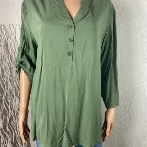 Blouse fluide kaki manches 3/4 col V Christy