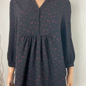 Blouse noire manches longues motifs rouge Deeluxe