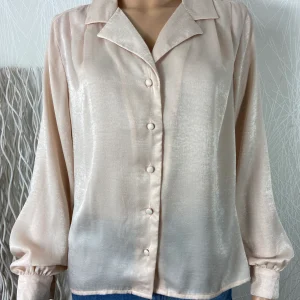 Chemisier en satin rose pale manches longues Deeluxe