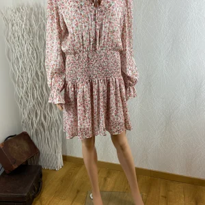 Robe rose midi doublée tissu fleurs manches longues smoks IVIVI