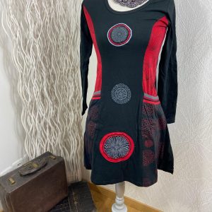 Robe rouge et noire 100 % coton manches longues avec poches Aller simplement