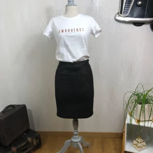 Jupe de créateur doublée dorée et noire par Tabala Paris