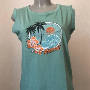 T-shirt vert hawaï coton bio sans manches de MKT Studio