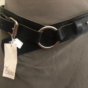 Ceinture femme ceinturon cuir bleu marine qualité grande boucle Yolète