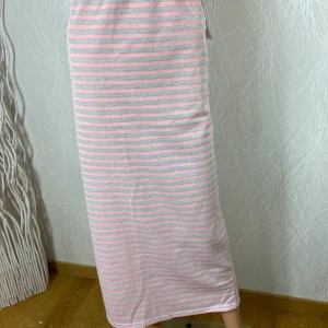 Jupe longue rose rayures argentées taille haute élastique coupe droite Edmond Boublil