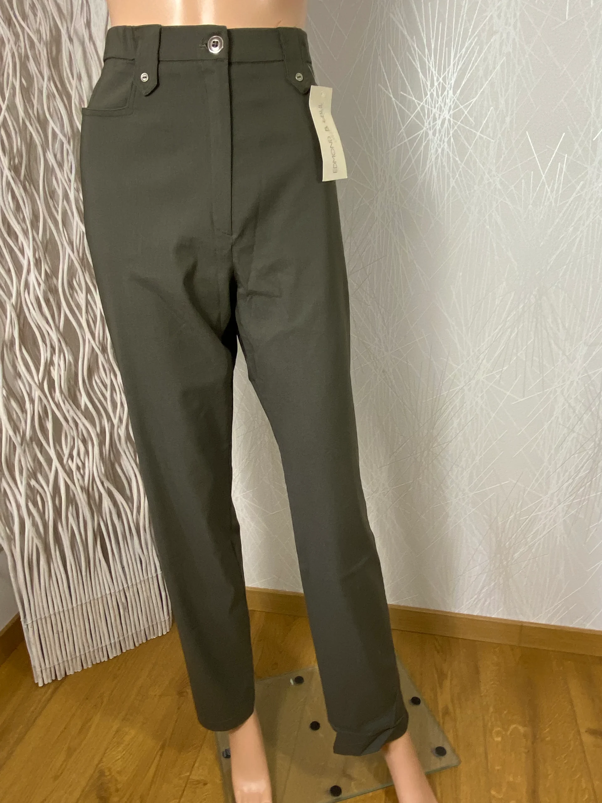 Pantalon kaki léger stretch taille haute élastique Edmond Boublil
