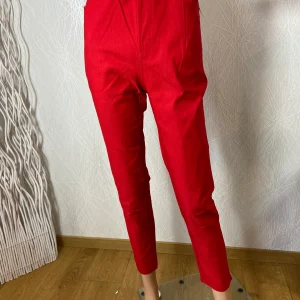 Pantalon rouge 7/8 stretch taille haute élastique Edmond Boublil