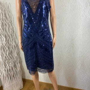 Robe cocktail bleu sequins perles coupe sans manches Marie June