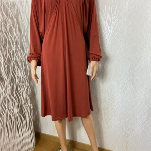 Robe marron jeu de plis manches longues chauve-souris Edmond Boublil