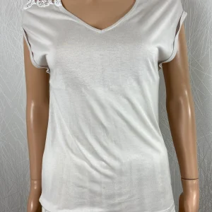 T-shirt sans manches beige à dentelle Katmaï