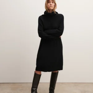 Robe col roulé à côtes