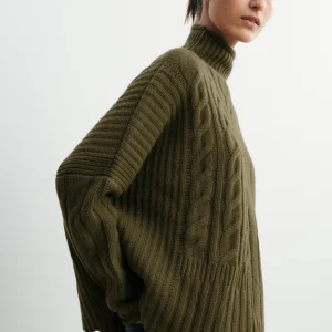 Col montant à torsades