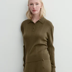 Polo à côtes boutonné