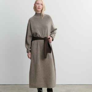 Robe col montant à côtes