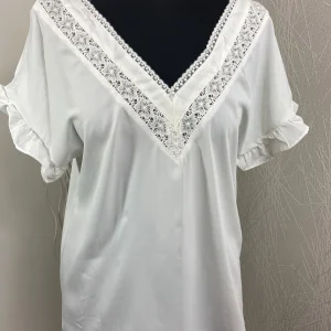 T-shirt blanc dentelle décolleté V volants Unika