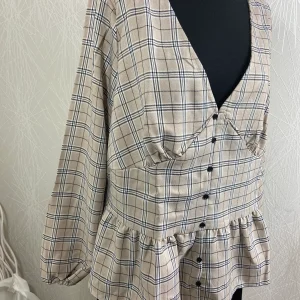 Blouse beige à carreaux manches longues Véro Moda