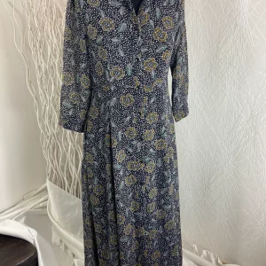 Robe longue doublée boutonnée fleurs manches 3/4 Garance