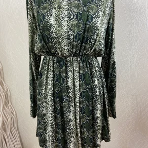 Robe courte taille élastique manches longues Made In Italy