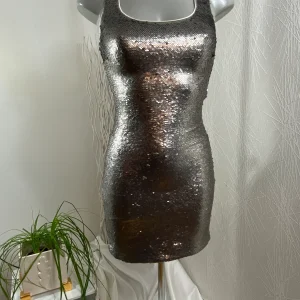 Robe doublée courte de cocktail à paillettes haut de gamme Pinko