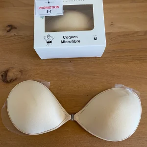 Coque adhésives rembourrée soutien-gorge Naf Naf