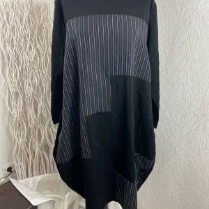 Robe noire ample à manches longues grande taille Neslay