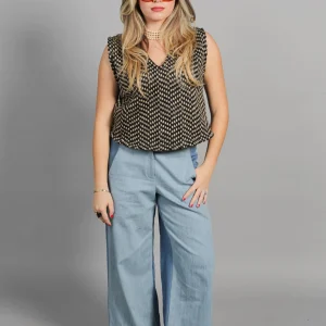 Pull Sans Manches Café in Paris